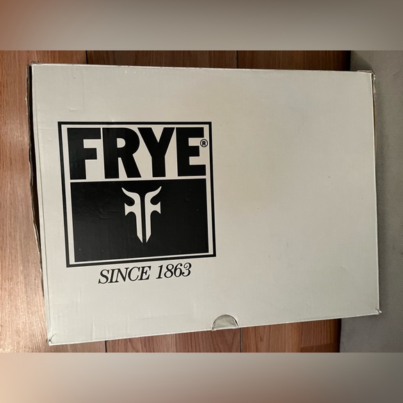 Frye Boots Patty Artisan Zip Leather Women’s Bootie Black Classic Size 8.5 - Picture 9 of 10